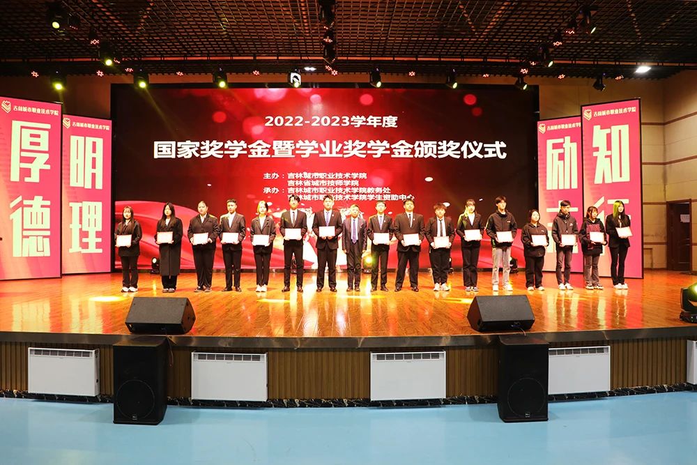 1712453581105625.jpg 1712453581105625.jpg